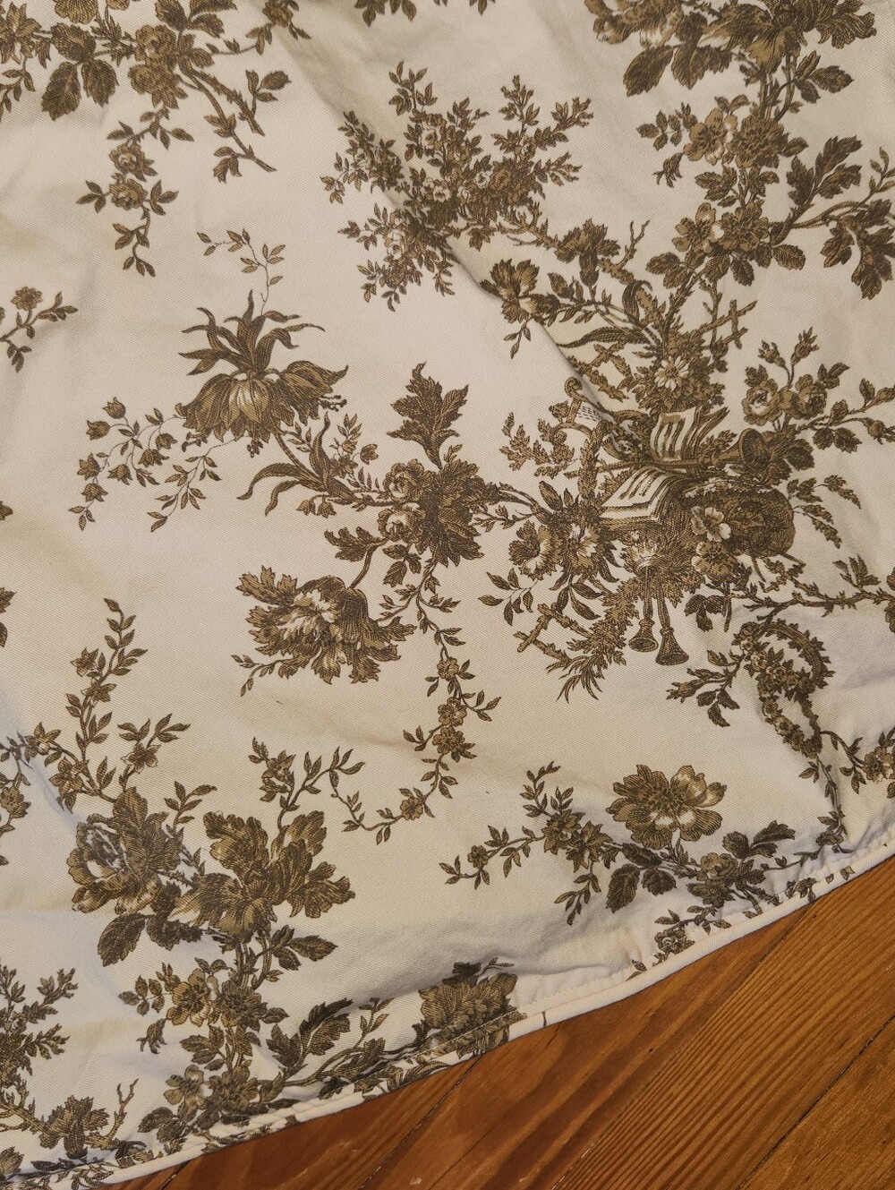 Ballard DESIGNS TOILE Round Floral Tablecloth in Cream and Brown CHINOISERIE - Picture 2 of 4